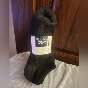 Reebox 8 Pack Men’s Size 6-12.5 Low Cut Performance Training, new with pkg.